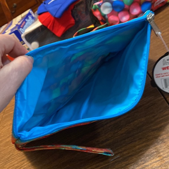 NWT 9.5 x 12” Gummy Bear School Supply or Wet Bag - Picture 5 of 8